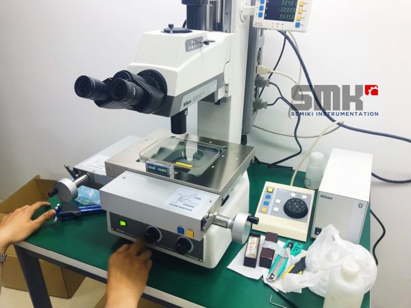 光学機器の保守および修理