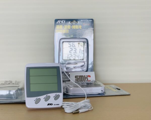 AND AD-5680 nhiệt ẩm kế để bàn, treo tường - 画像 (3)