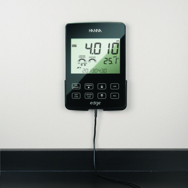 Edge Multi-Parameter - pH/Temperature Meter