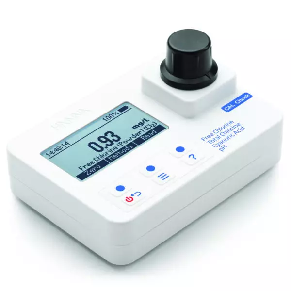 HI97725 Free and Total Chlorine, Cyanuric Acid, pH Photometer in Clean Water
